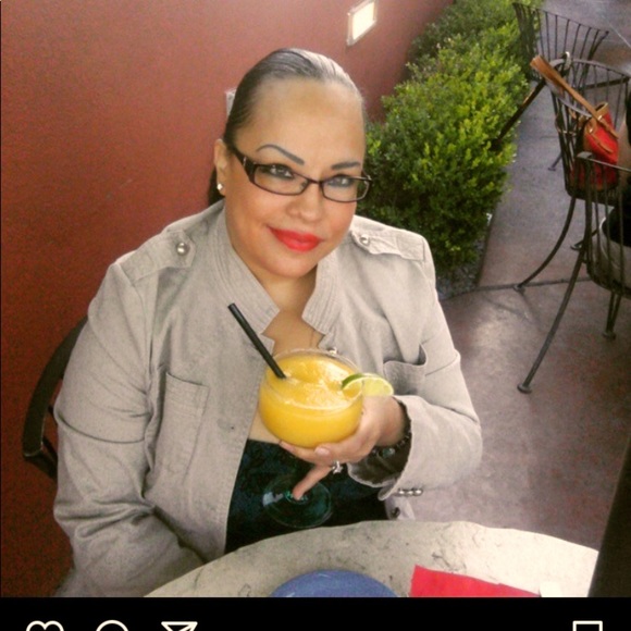 Meet your Posher, Melissa - Picture 2 of 2